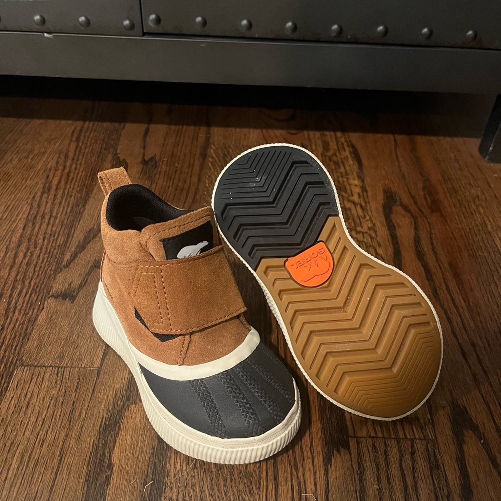 Sorel Youth Out N About IV Classic Waterproof Boot. Size 11